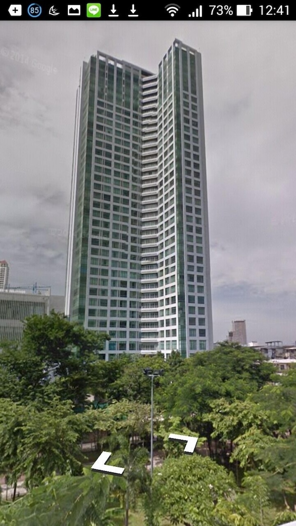 อพาร์ทเมนท์, วิวสระว่ายน้ำ | โต๊ะทำงาน, เตียงเสริม/เปล, Wi-Fi ฟรี