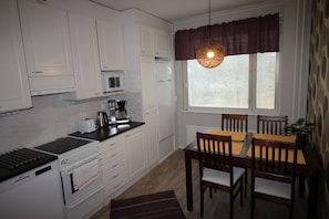 Apartment, 1 Bedroom (City Center) | Private kitchen | Fridge, microwave, oven, stovetop