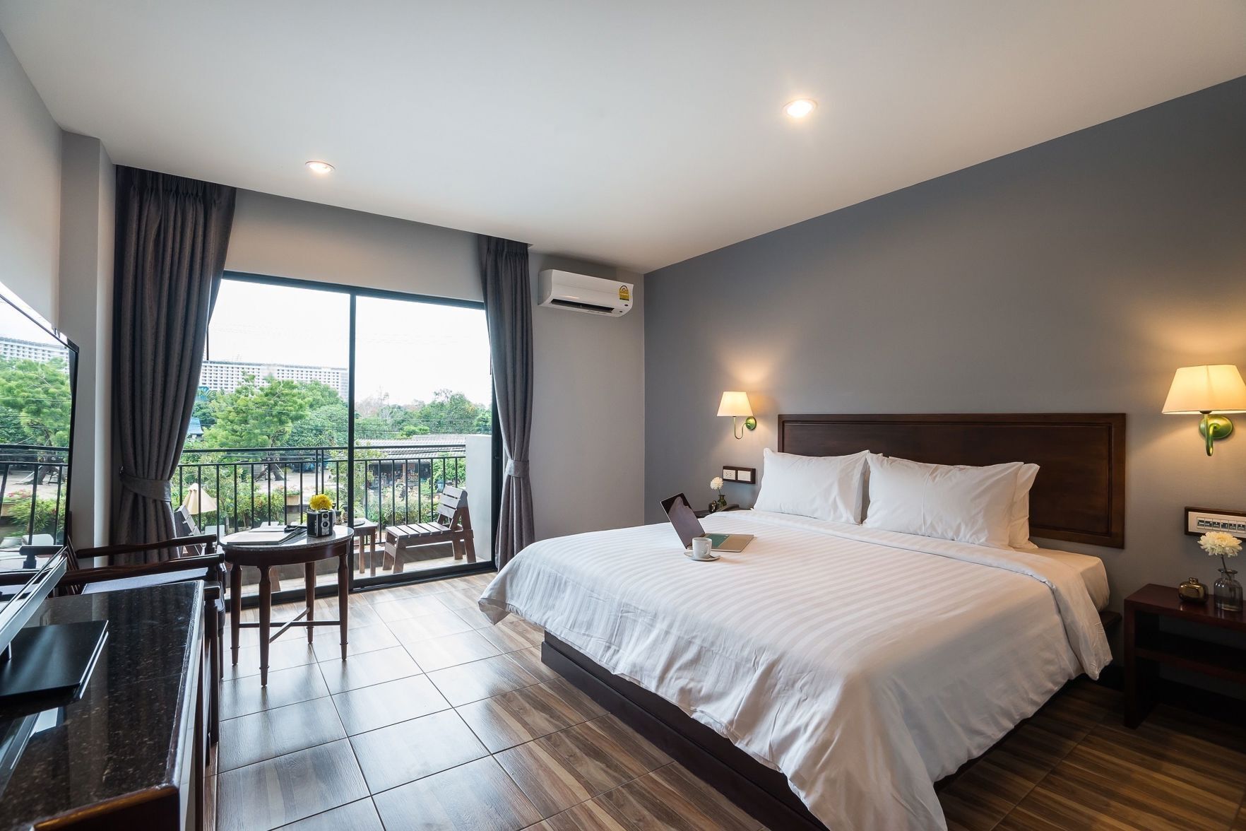 In-room safe, desk, blackout drapes, soundproofing