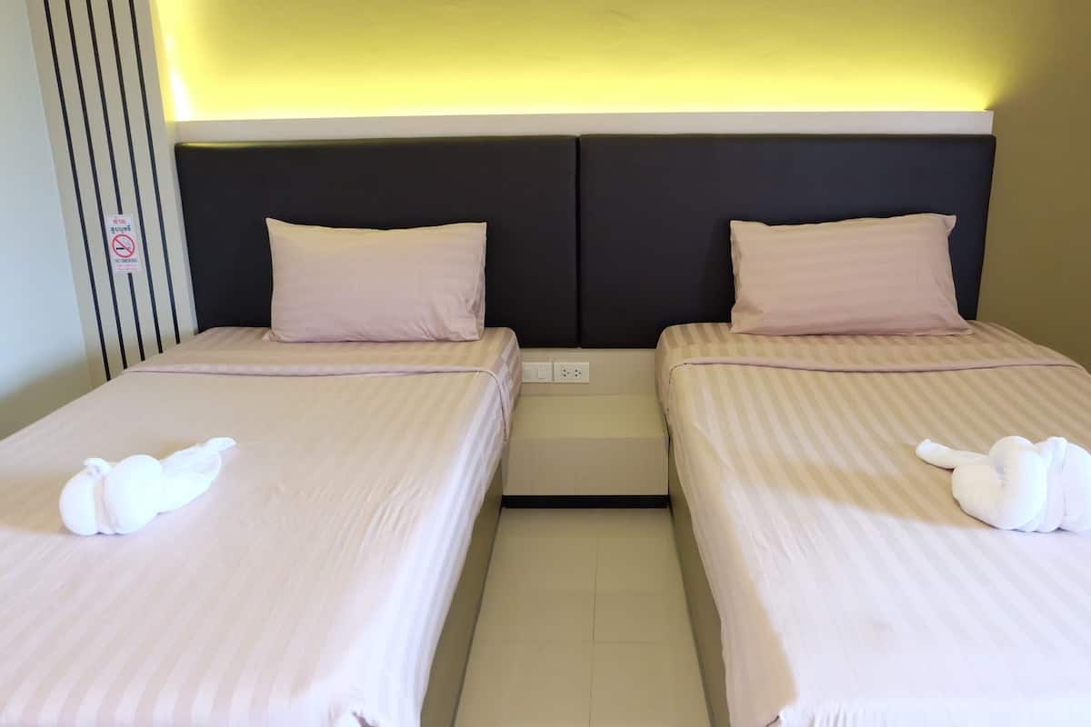 Minibar, meja kerja, dan Wi-Fi gratis