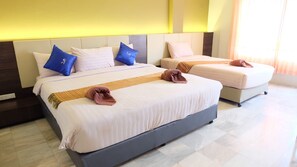 Minibar, desk, free WiFi