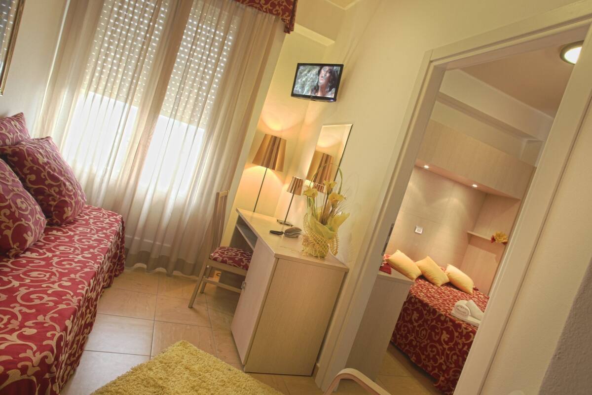 in-room safe, desk, cots/infant beds