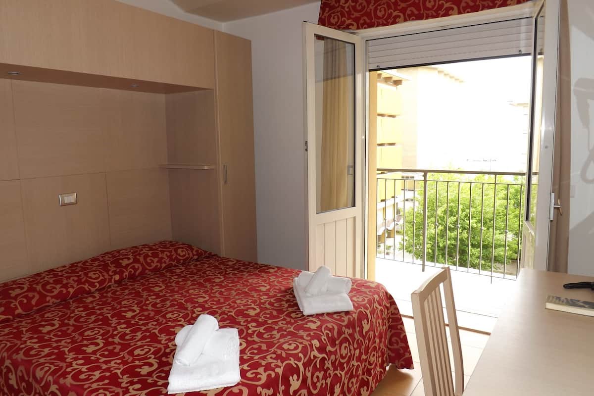 in-room safe, desk, cots/infant beds