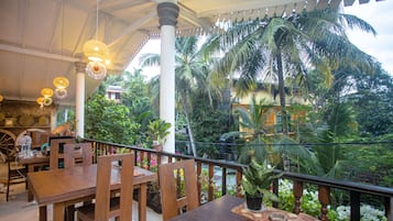 Phòng đôi Deluxe, 1 giường cỡ king, không hút thuốc, hiên | Hiên