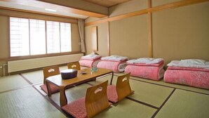 和室 | 客室内のダイニングエリア