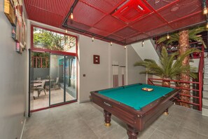 Billiards - Taksim Nis Hotel (Istanbul)