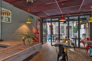 Pintu masuk interior