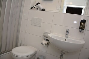 Bathroom - Mosel Hotel Frankfurt (Frankfurt)