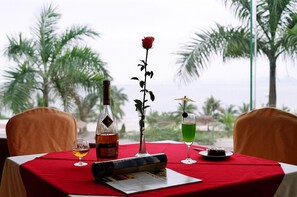 Food court - Cong Doan Ha Long Hotel (Ha Long)