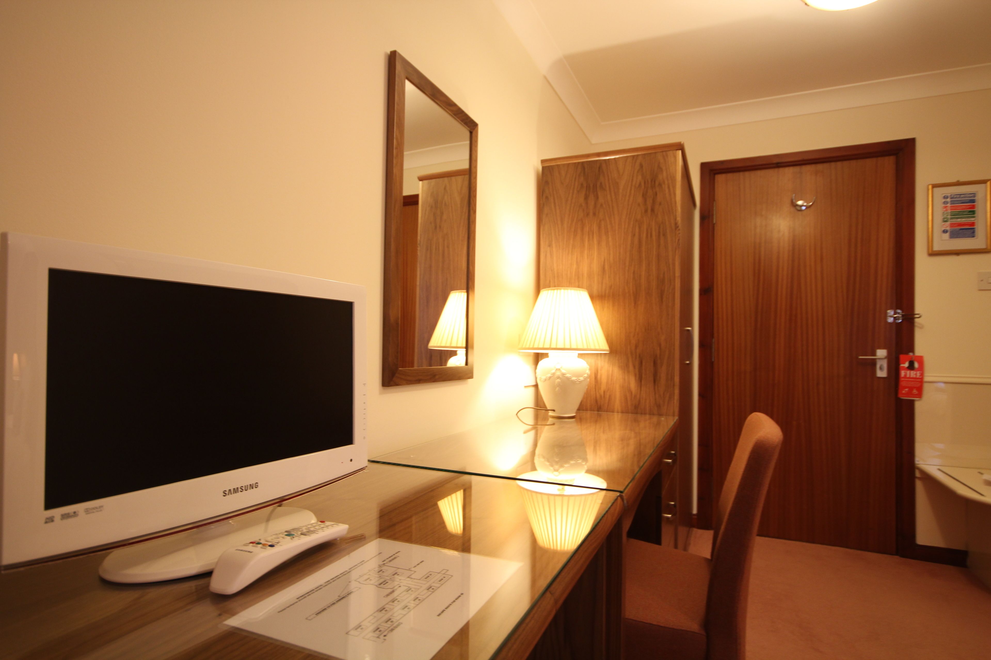 20-inch flat-screen tv with digital channels, tv