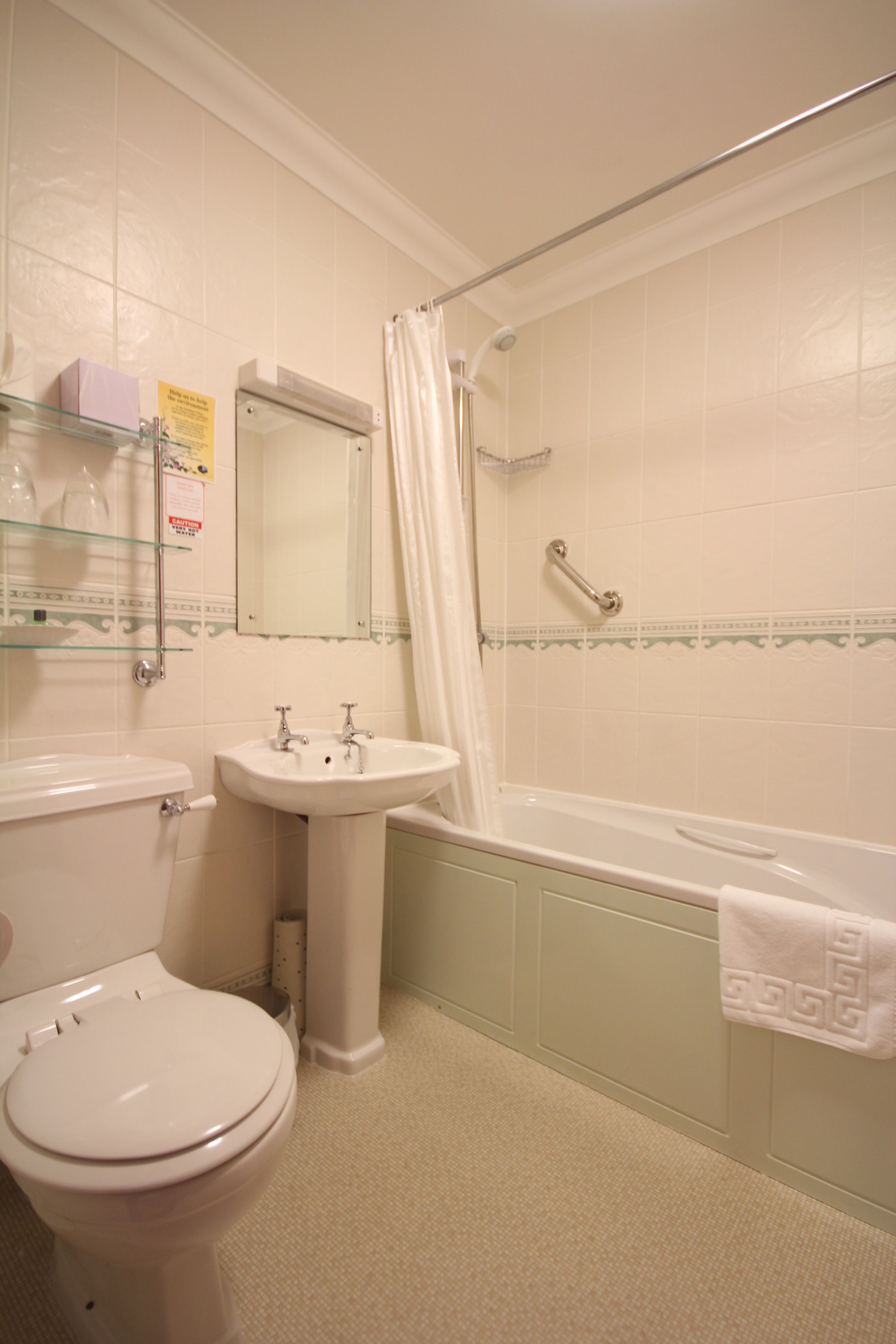 combined shower/bathtub, free toiletries, hair dryer, towels