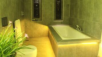 Suite | 1 bedroom, Egyptian cotton sheets, premium bedding, in-room safe