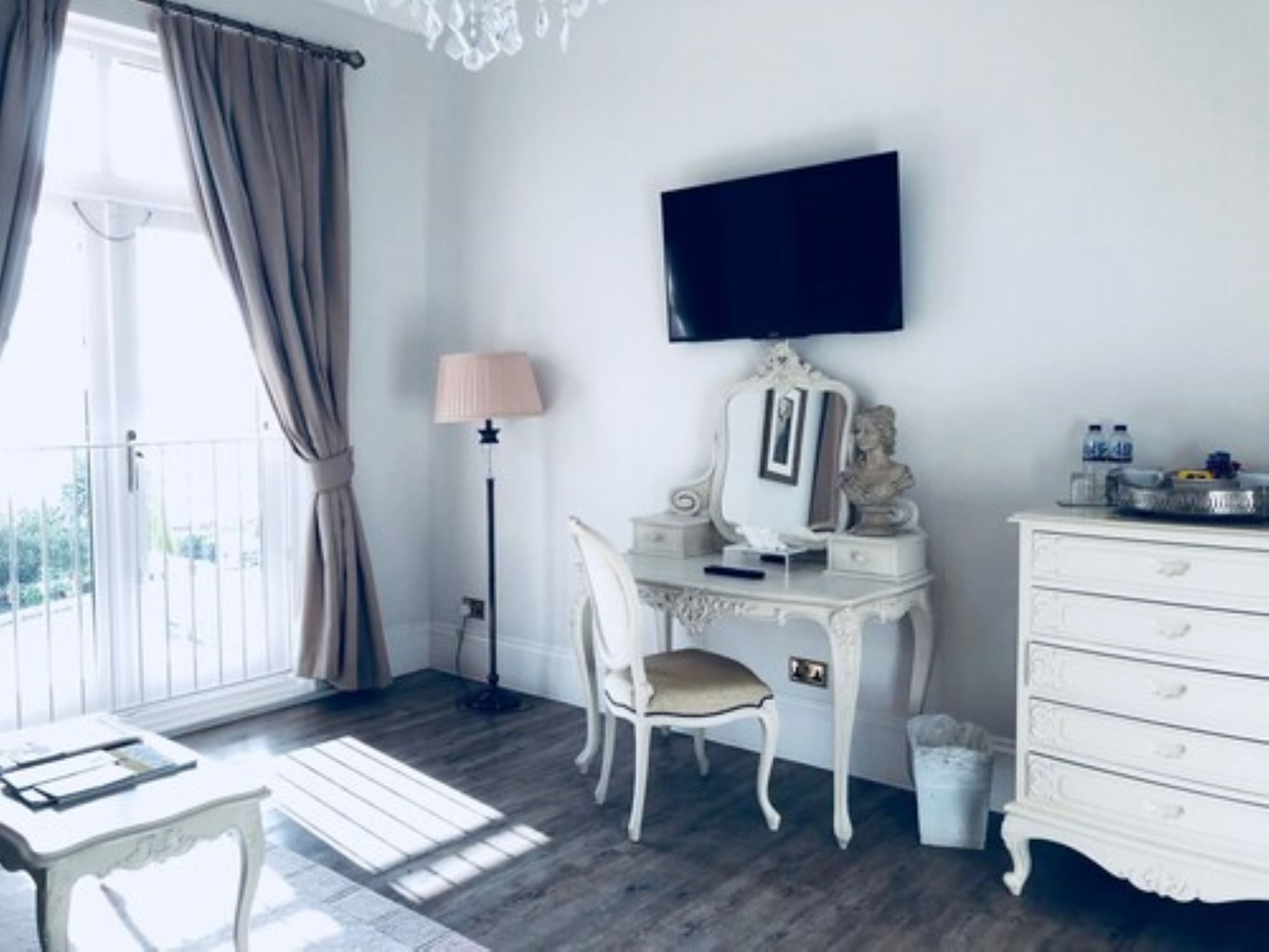 Photo - La Haule Manor