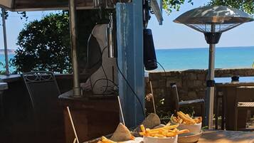 Lunch and dinner served