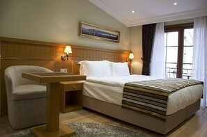 Draps en coton égyptien, couette en duvet d'oie, minibar