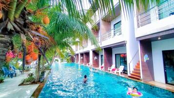 32-inch flat-screen TV with cable channels, TV