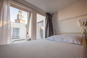 Chambre Économique, salle de bains commune (6 guests) | Vue de la chambre