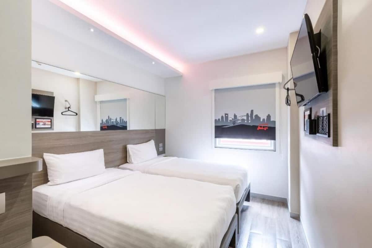 Cofres nos quartos, escrivaninha, Wi-Fi de cortesia, roupa de cama