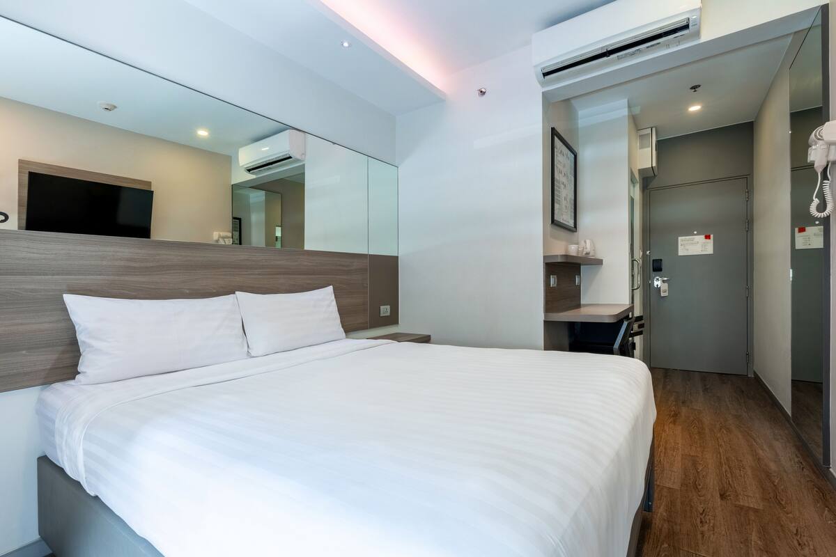 Quarto casal standard | Cofres nos quartos, escrivaninha, Wi-Fi de cortesia, roupa de cama