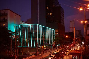 Der serveres morgenmad, frokost, aftensmad og internationale retter 