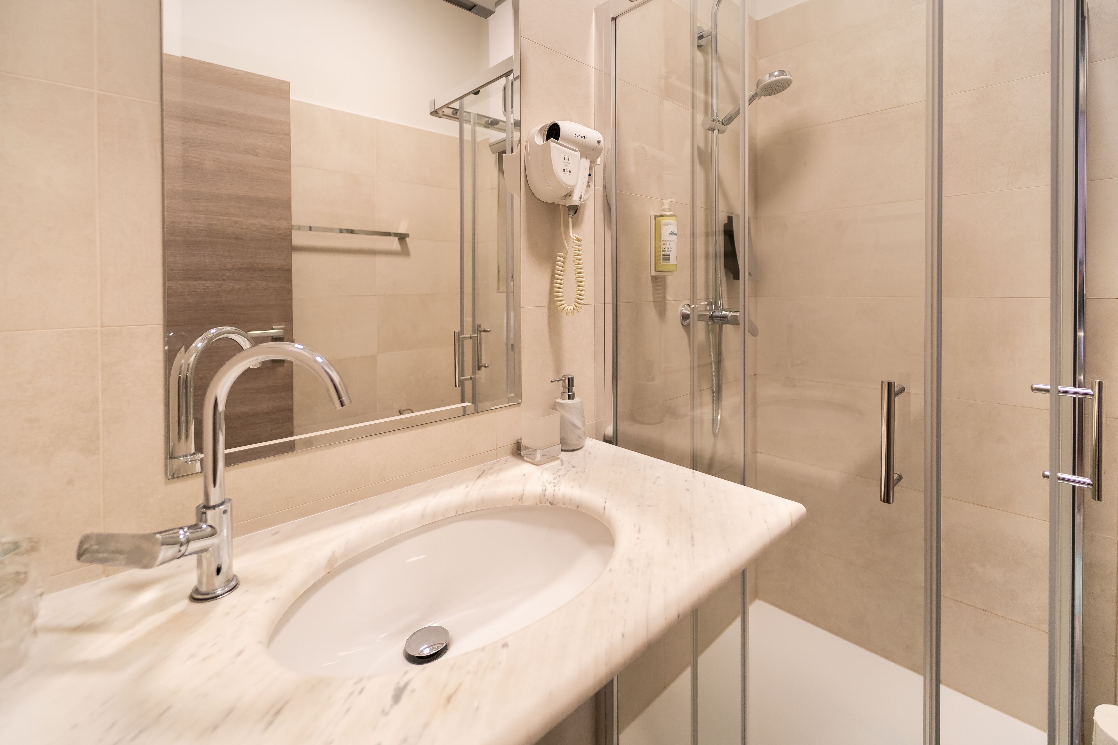 Foto - Tifani Luxury Rooms 2