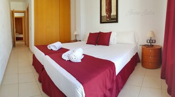 Cortinas opacas, tabla de planchar con plancha, cunas gratuitas y wifi