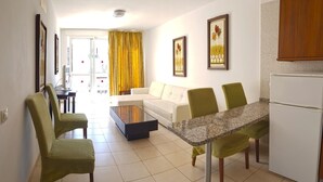 Flat-screen TV - Arena Suites (Santiago del Teide)