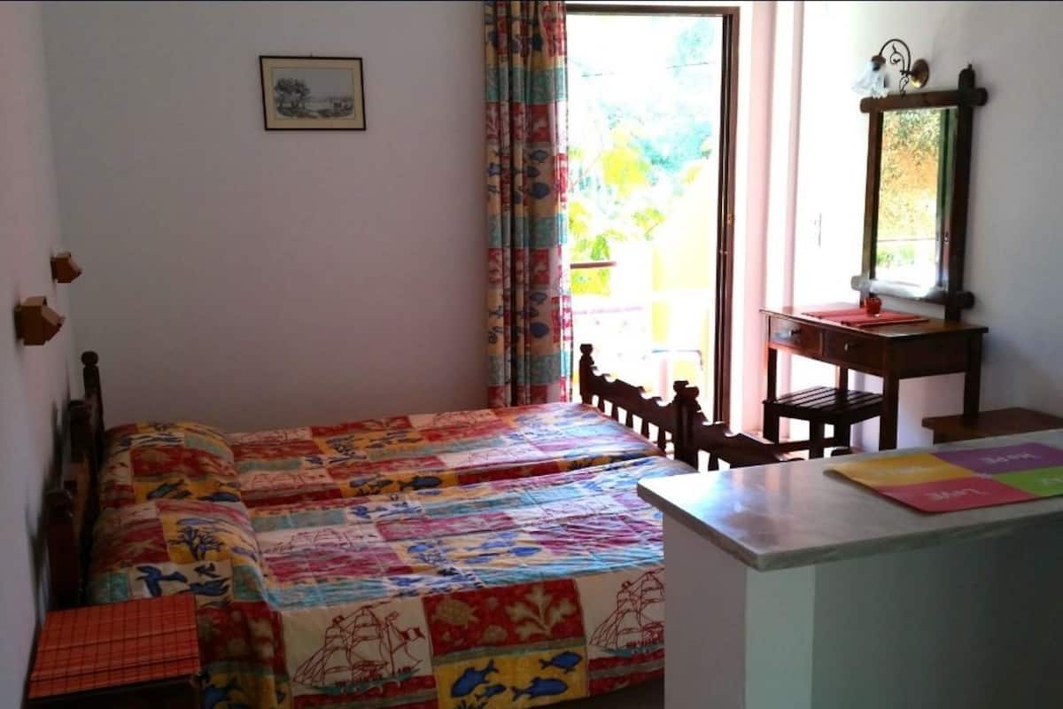 Een kluis op de kamer, gratis babybedden, gratis wifi