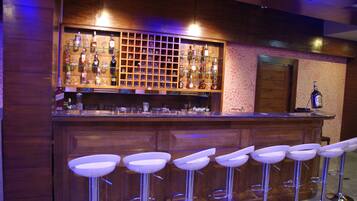 Bar (trong khuôn viên)
