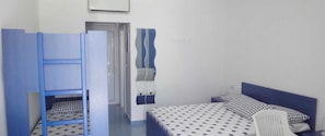 Hochwertige Bettwaren, Zimmersafe, Bügeleisen/Bügelbrett