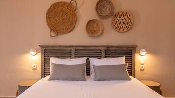 Studio, 2 Bedrooms, Sea View | In-room safe, individually decorated, individually furnished, desk