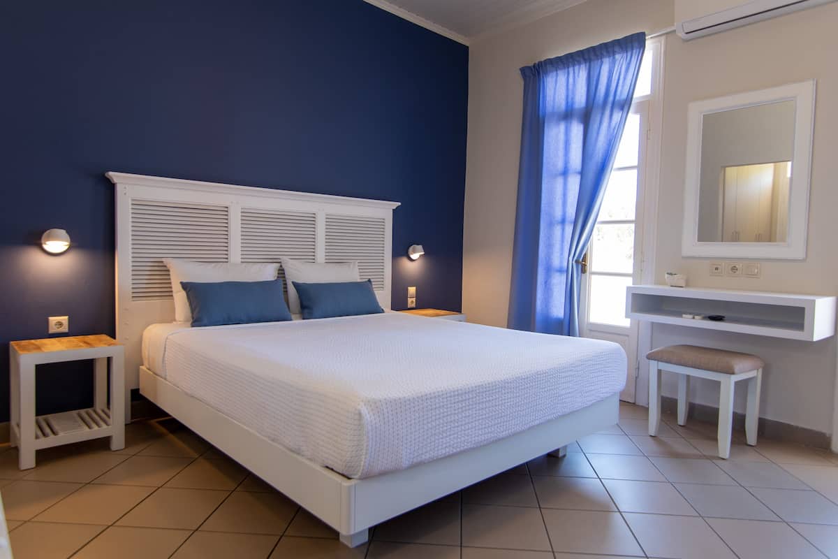 Studio, Balcony, Sea View | In-room safe, individually decorated, individually furnished, desk