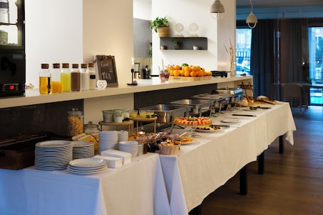 Colazione a buffet. Diamant Suites Brussels EU