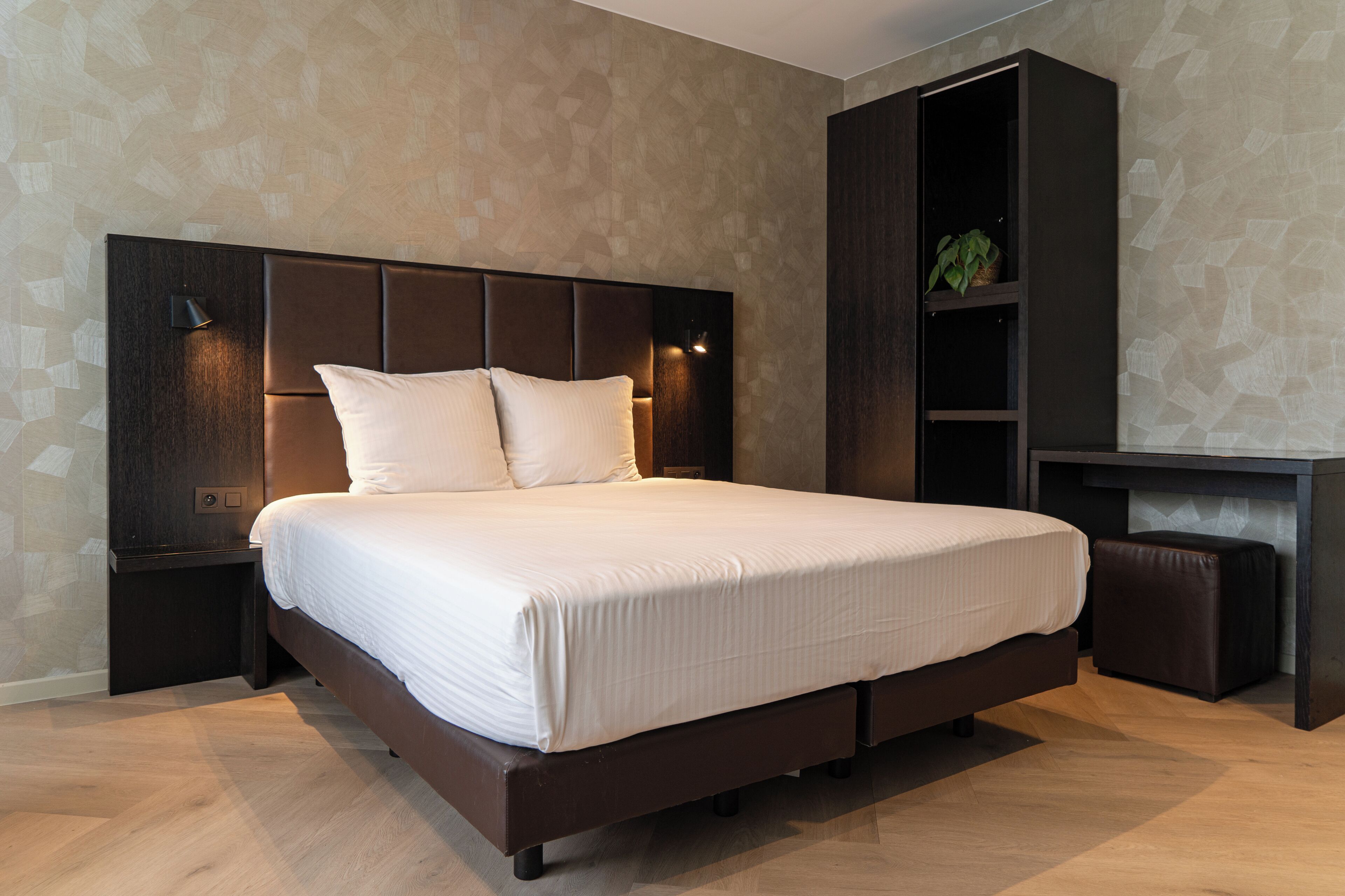 superior studio, 1 king bed | soundproofing, iron/ironing board, free wifi