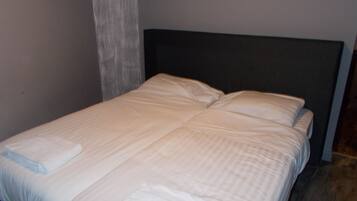 Twin kamer, privébadkamer | Gratis wifi, beddengoed