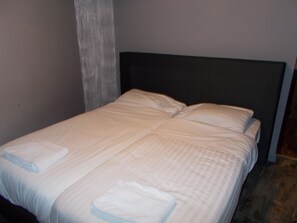 雙床房, 私人浴室 | 免費無線上網、床單