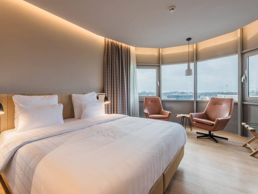 Minibar, in-room safe, desk, soundproofing