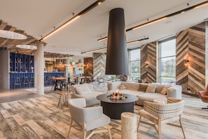 Lobby sitting area - Urban Lodge Hotel (Amsterdam)