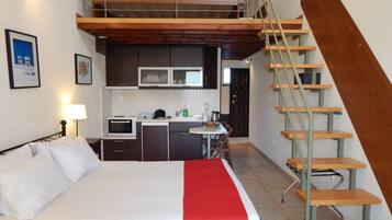 Egyptian cotton sheets, premium bedding, in-room safe