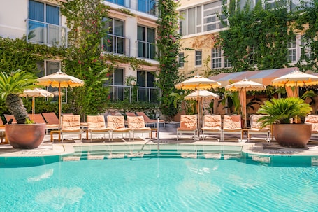 Outdoor pool, cabanas (surcharge), pool umbrellas