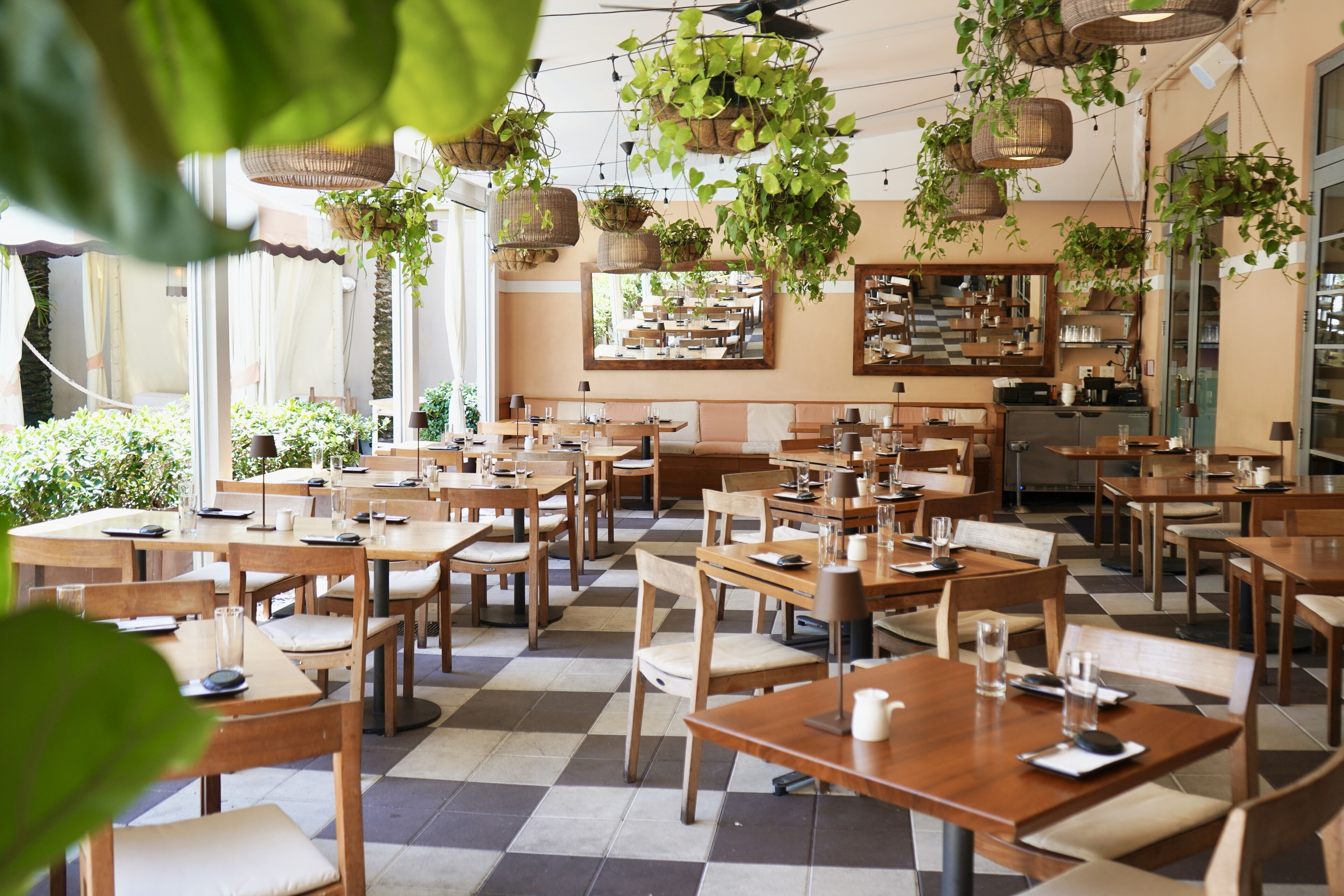 2 restaurantes; se sirven desayunos, comidas, cenas y brunch