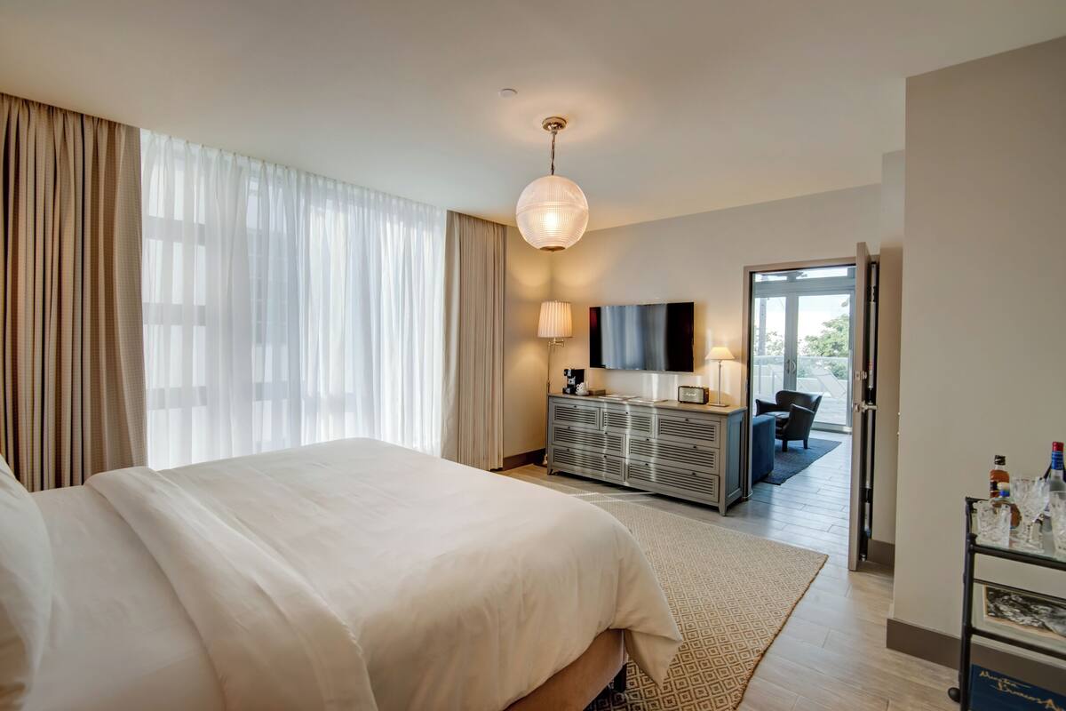 suite, 1 bedroom, terrace, city view | 1 bedroom, egyptian cotton sheets, premium bedding, down duvets