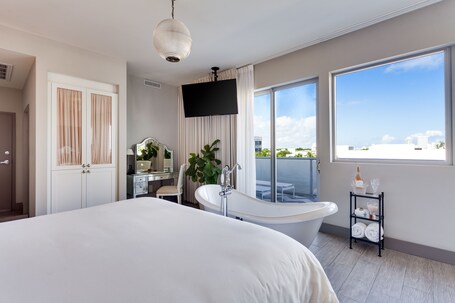The Plymouth South Beach - Image 4