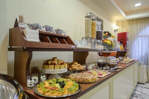 Free daily buffet breakfast