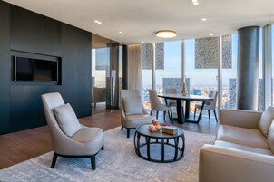 Executive Suite, 1 Bedroom, City View, Tower