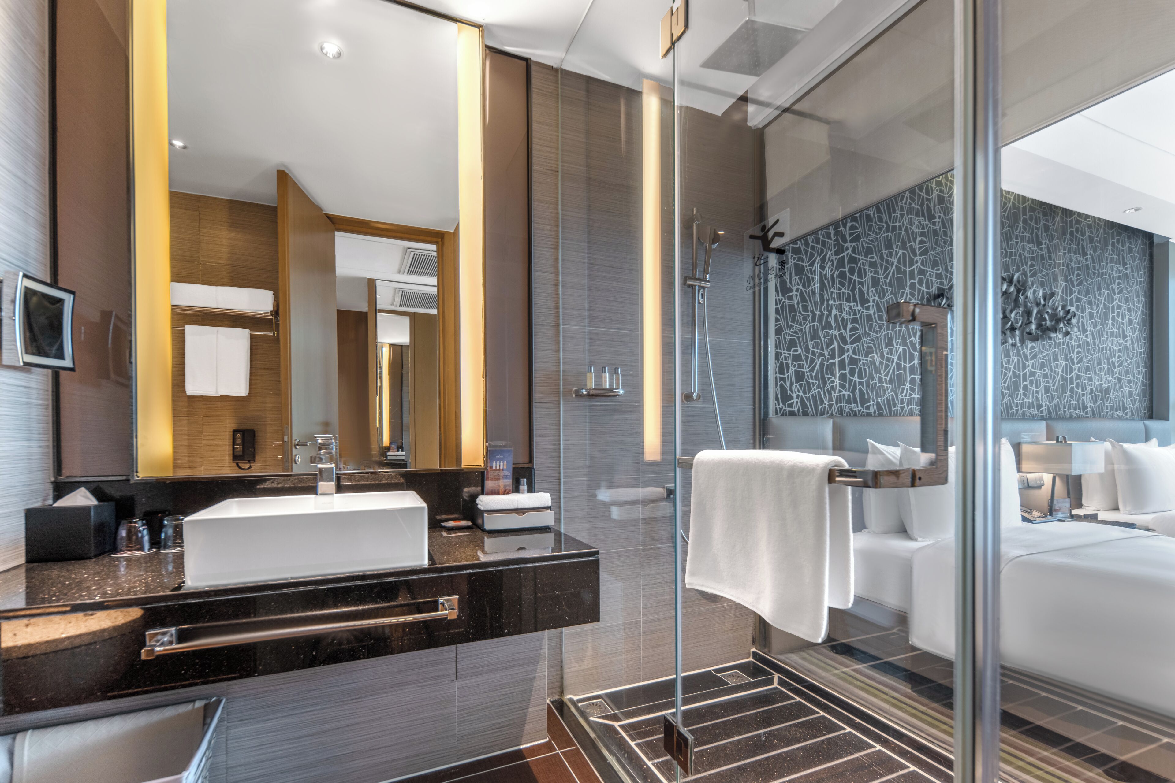 deluxe twin room | bathroom | free toiletries, hair dryer, bathrobes, slippers