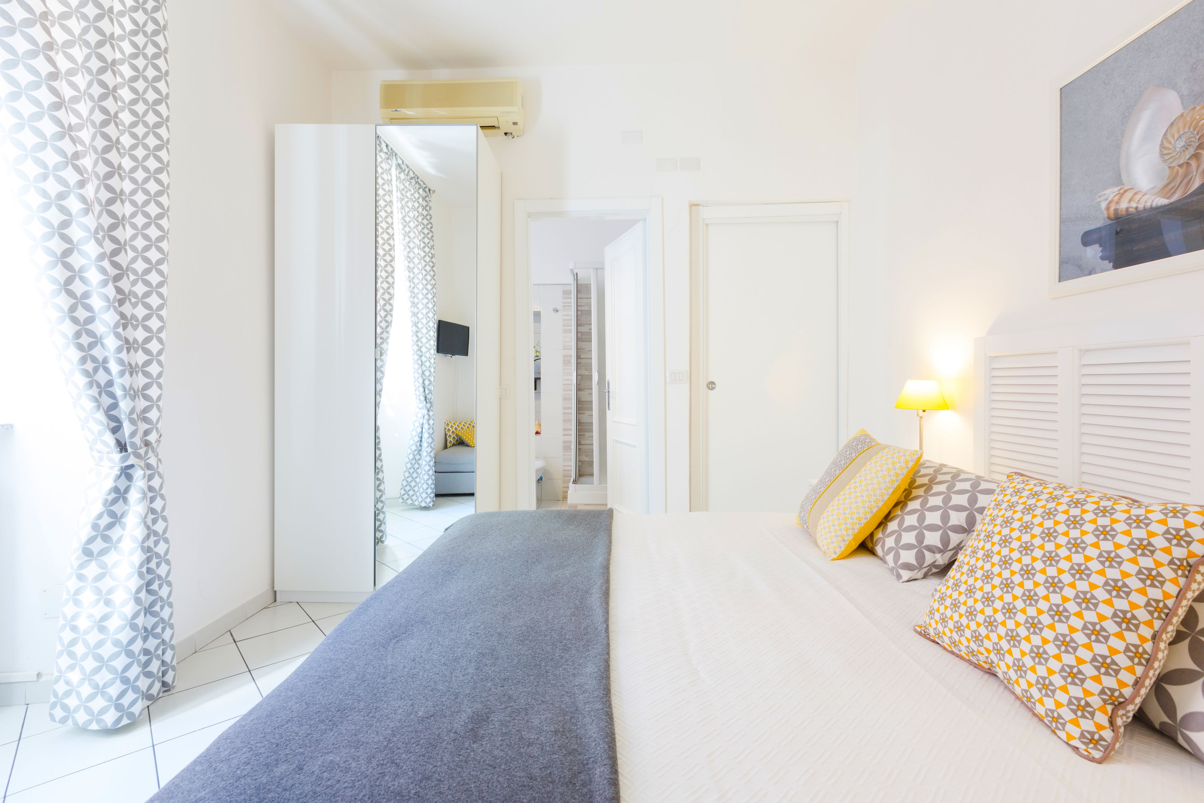 Chambre Confort, 1 lit double, salle de bains attenante