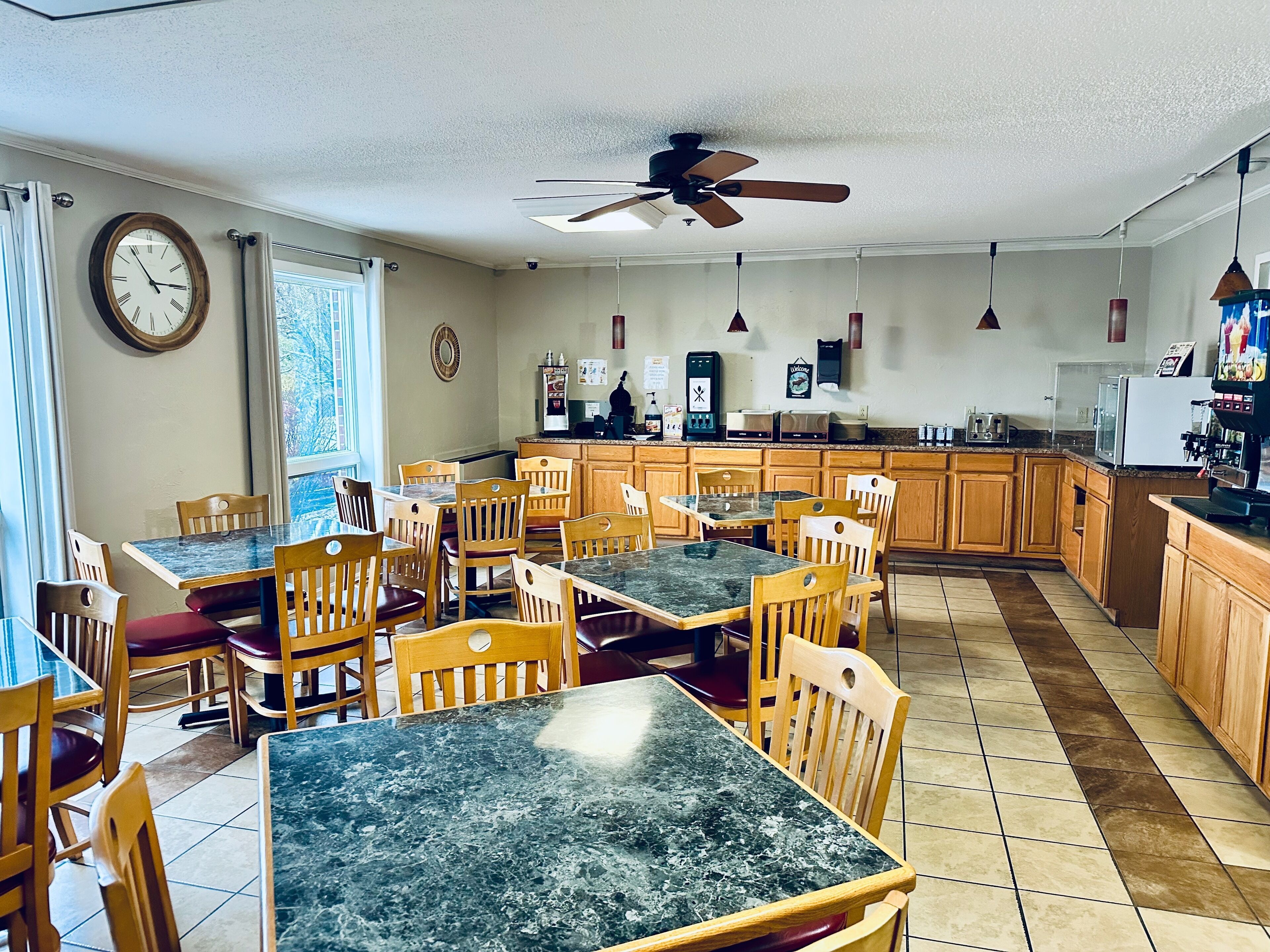 Free daily buffet breakfast