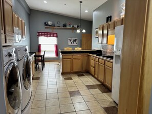 Private kitchen - Iveys Motor Lodge Houlton (Houlton)