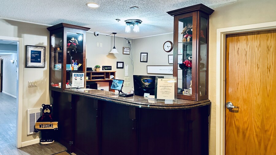 Iveys Motor Lodge Houlton